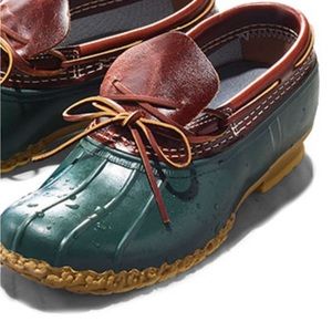 Classic Two-Tone Duck Shoes in Green and Brown -7W
